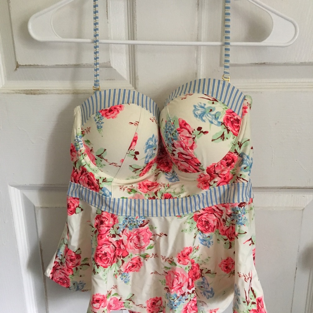 Betsy Johnson NWOT Tankini Bustier Top only